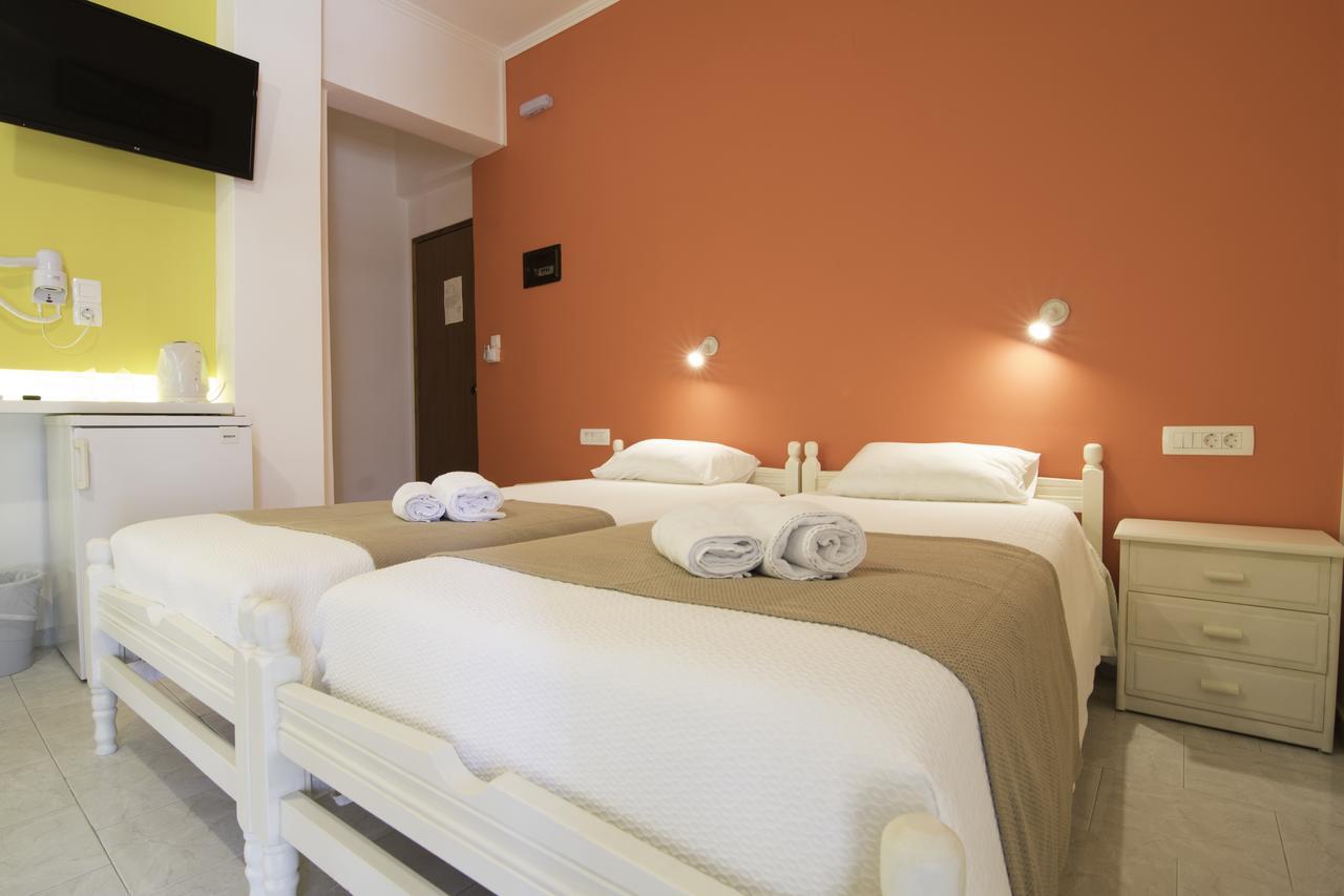 Niki Rooms Palaiochora Exterior foto