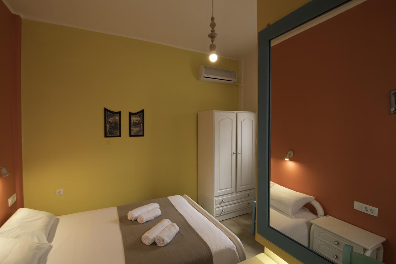 Niki Rooms Palaiochora Exterior foto